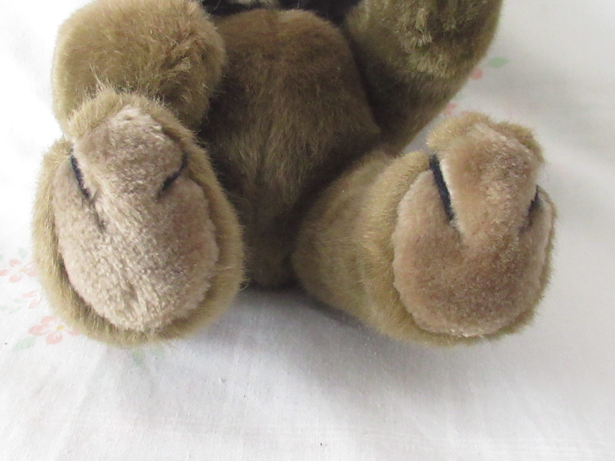Lot of 2 Bears - Trudy Bear and Heartline Cuddles - Image 10